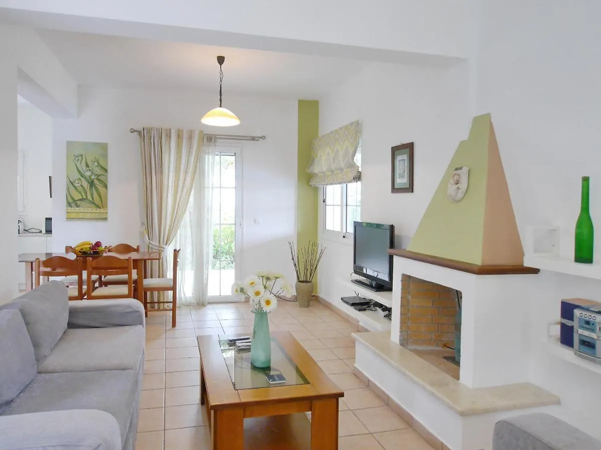 Villa Hera Spartià 0*,